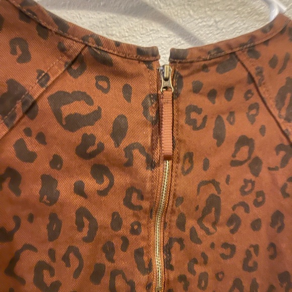 NWT Universal Thread Leopard print Puff short sleeve dress.
Size 4 - Picture 3 of 6